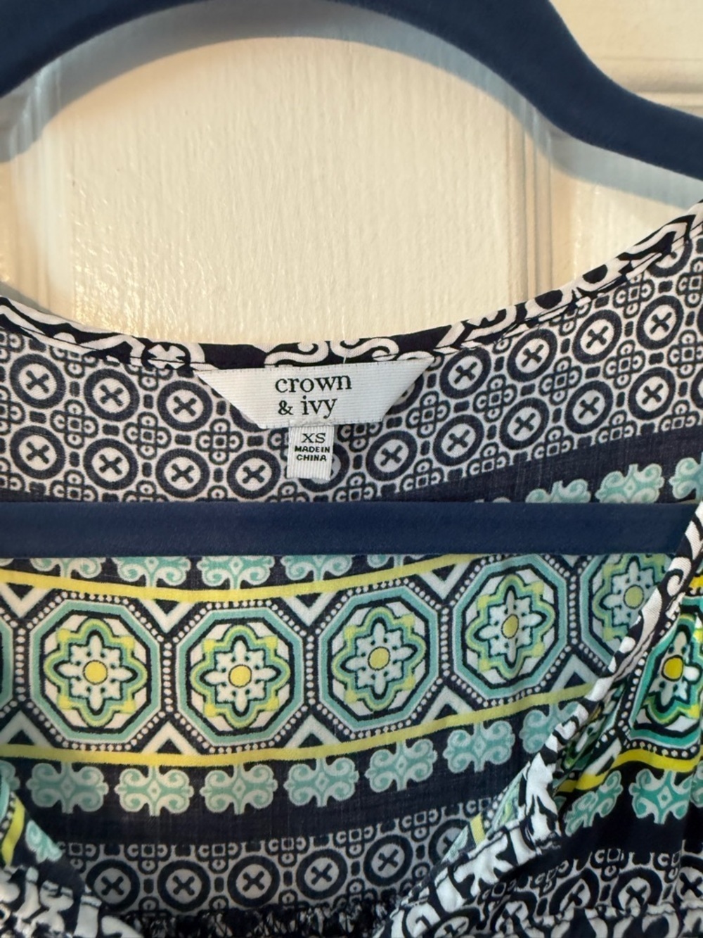 crown & ivy Black and White Printed Mini Dress with Green Accent - Picture 2 of 6